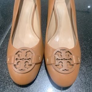 Tory Burch size 7 wedges